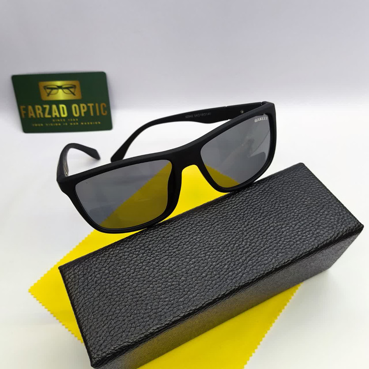 عینک آفتابی اسپرت ورزشی اکلی Oakley مدل 82842 بیس دار UV400